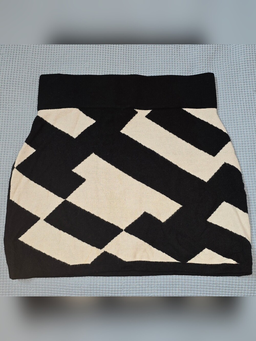 Black and Cream Geometric Knit Mini Skirt